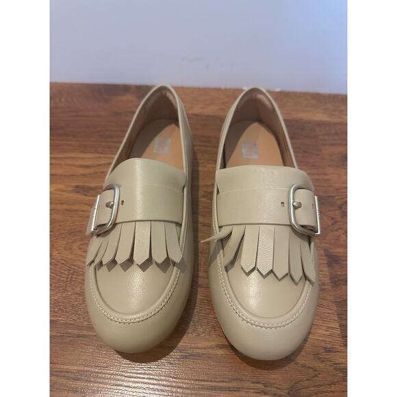 FitFlop Women's Allegro Fringe Buckled Leather Loafers Beige Size 6 NWOB - Picture 3 of 13